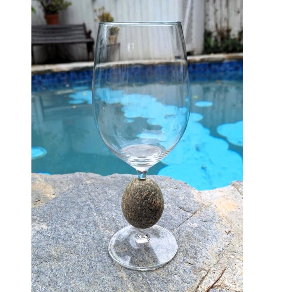 Beautiful Sea Stones Stemmed Wine Glass